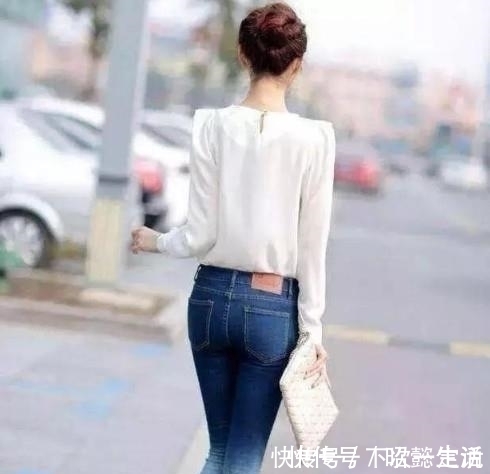 小乐 时尚穿搭 青春洋气的牛仔裤美女, 展现美姿谁与争锋!