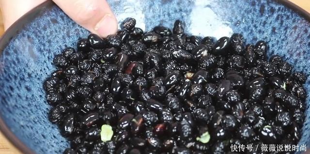  粒粒|黑豆粒粒是宝，别再煮着吃了，不打豆浆，教你新吃法，越吃越香
