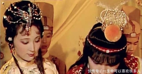 宝钗&元妃为何“弃黛选钗”?省亲时黛玉的一个小举动出卖了她