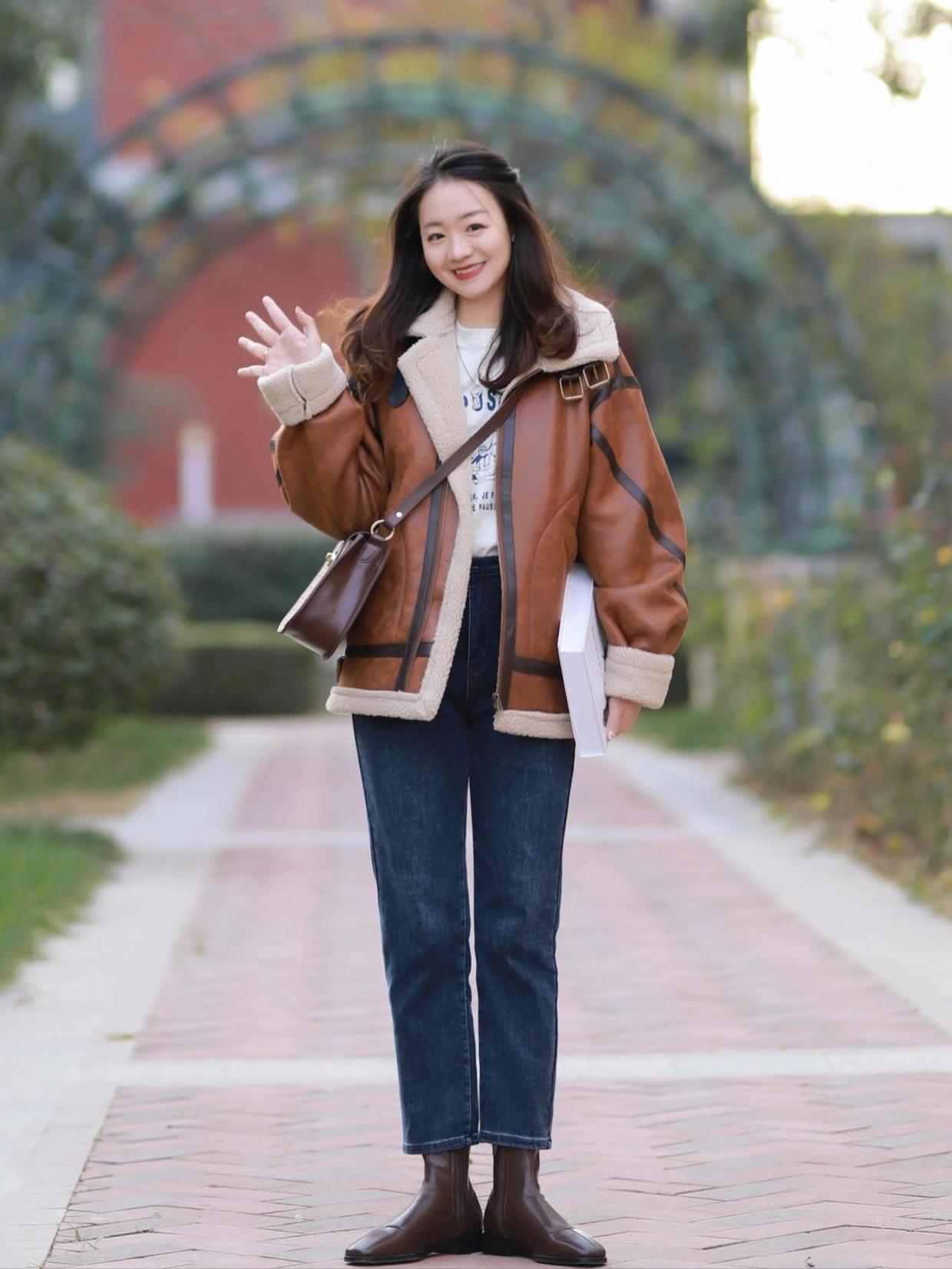 机车服 帅气感爆棚的冬日搭配,机车服造型打动你了吗?元气少女必备