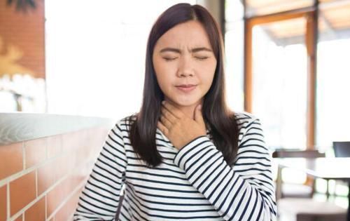 异物感|食道癌早期的四个特征,需留意!早发现早治疗,或能躲过一劫