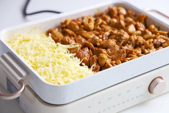 冷飕飕的天气,适合吃顿热腾腾的韩国芝士铁板辣炒鸡