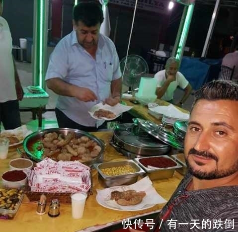 这是什么？看看土耳其人的经典宵夜，你敢吃下去吗？