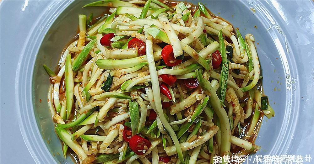 凉拌菜|拌西葫芦,不用焯水,简单一拌,清脆爽口,吃一次就停不下来