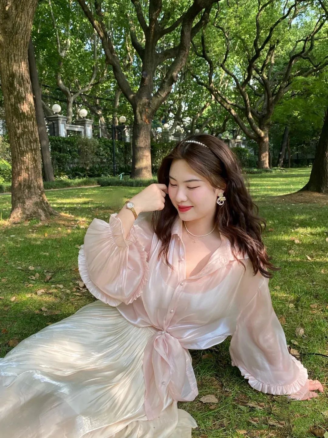 女生|胸大=艳俗?大胸女生该如何穿出高级感?