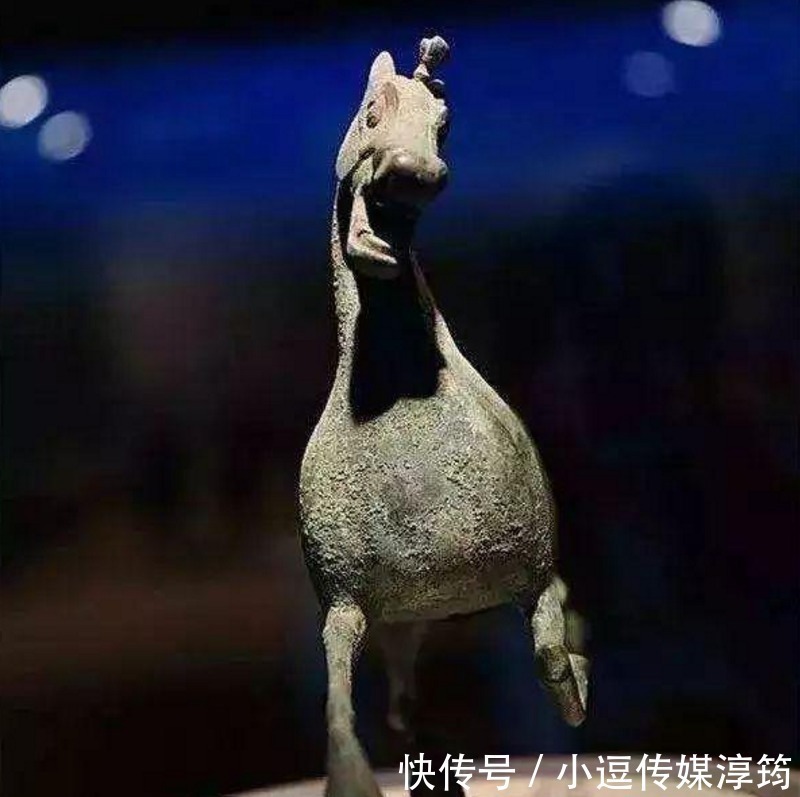 生产队|稀世国宝“马踏飞燕”,为何少见正面照?网友:看一次能笑一年