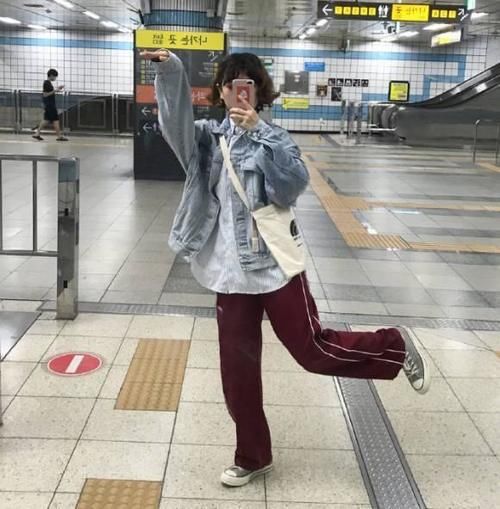 运动鞋|卫衣+裙装好看又温柔，小个子这样穿显可爱，小姐姐尽显甜美范