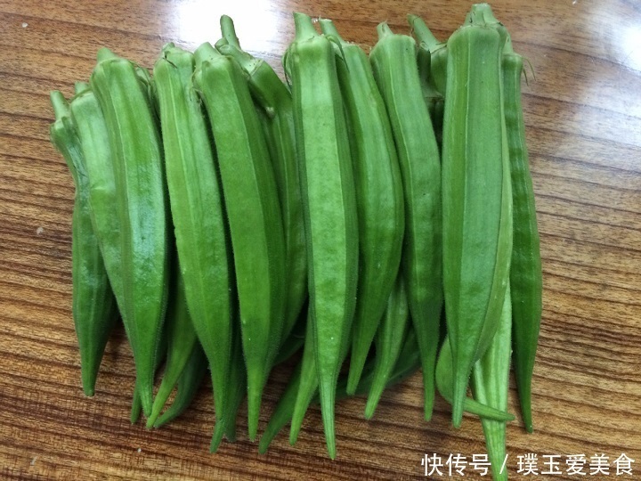 秋葵的营养|秋葵号称“植物黄金”,吃秋葵用不用焯水营养师告诉你正确做法