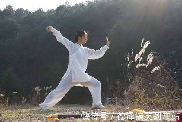 关节|膝盖痛的人都会收藏这个秘方,不用花一分钱,一招化解疼痛!