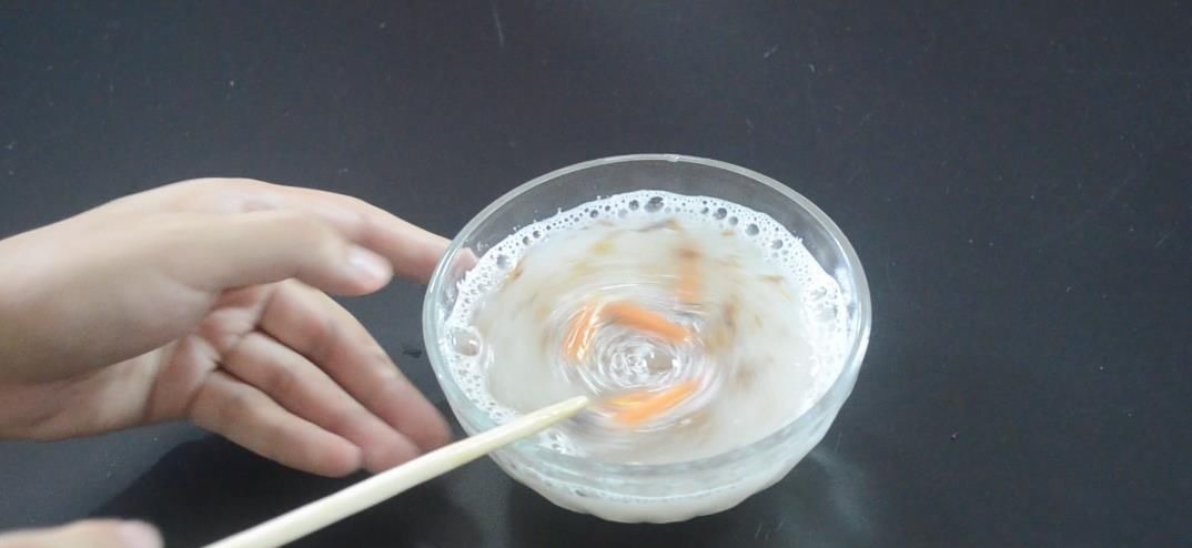 烟头加洗衣粉用水泡一下, 没想到还有这个作用, 看完你会感谢我的