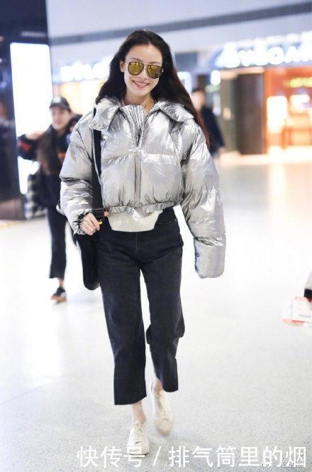 搭配|冬天穿羽绒服太臃肿学女明星的这3个搭配技巧,超显瘦!