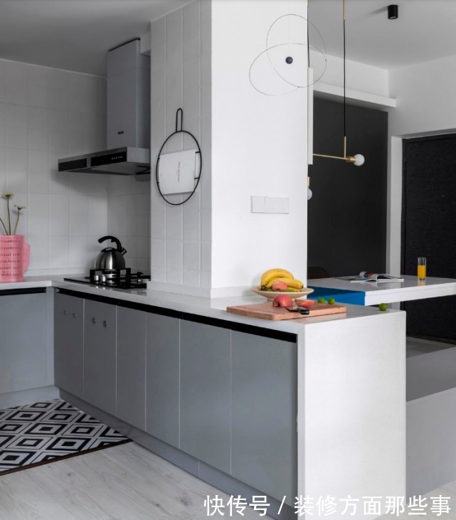 客厅|96平北欧三居室,吧台将餐厅与厨房连接起来