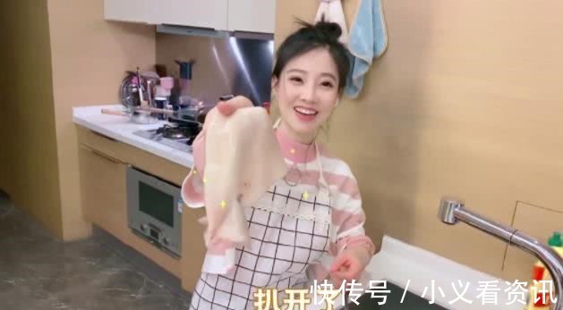 身高|馮提莫在家做毛血旺，離開10cm驢蹄鞋，廚房水槽直接暴露身高