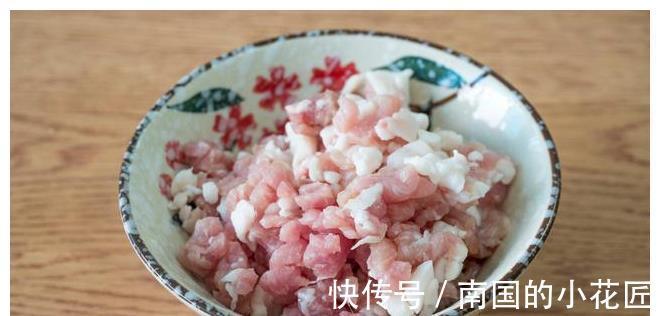 卤汁|茄子和面条一起做，原来这么好吃，比炸酱面还过瘾，每次都光盘！
