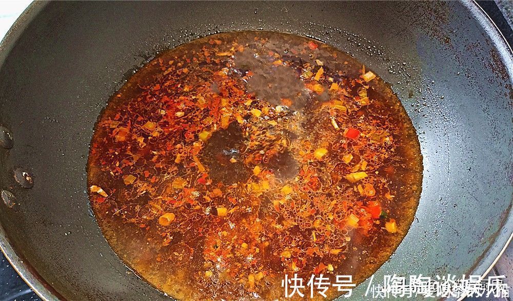 红烧|红烧鲈鱼虽然做法简单,要想肉质鲜嫩,味道浓香,需要一点小窍门