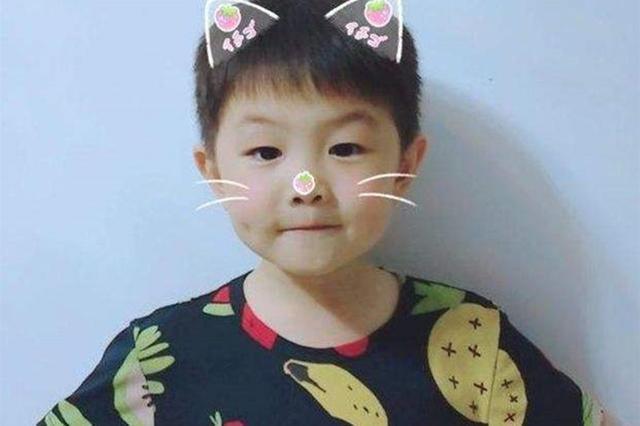 我是大明星|男孩3岁上央视5岁上春晚,为家里年挣百万,现在父母却后悔了