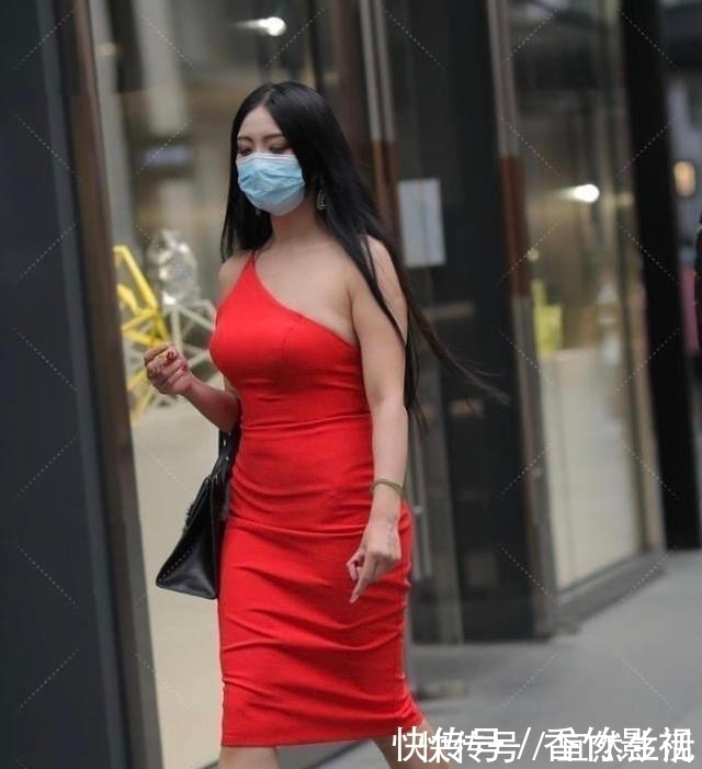 魅力|舒适百搭的连衣裙衬出美丽的自信感,尽显年轻魅力