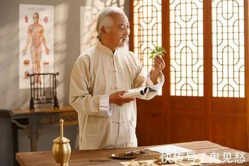 金樱根|10个中老年常用药,医生自己都在用,保存起来不后悔!