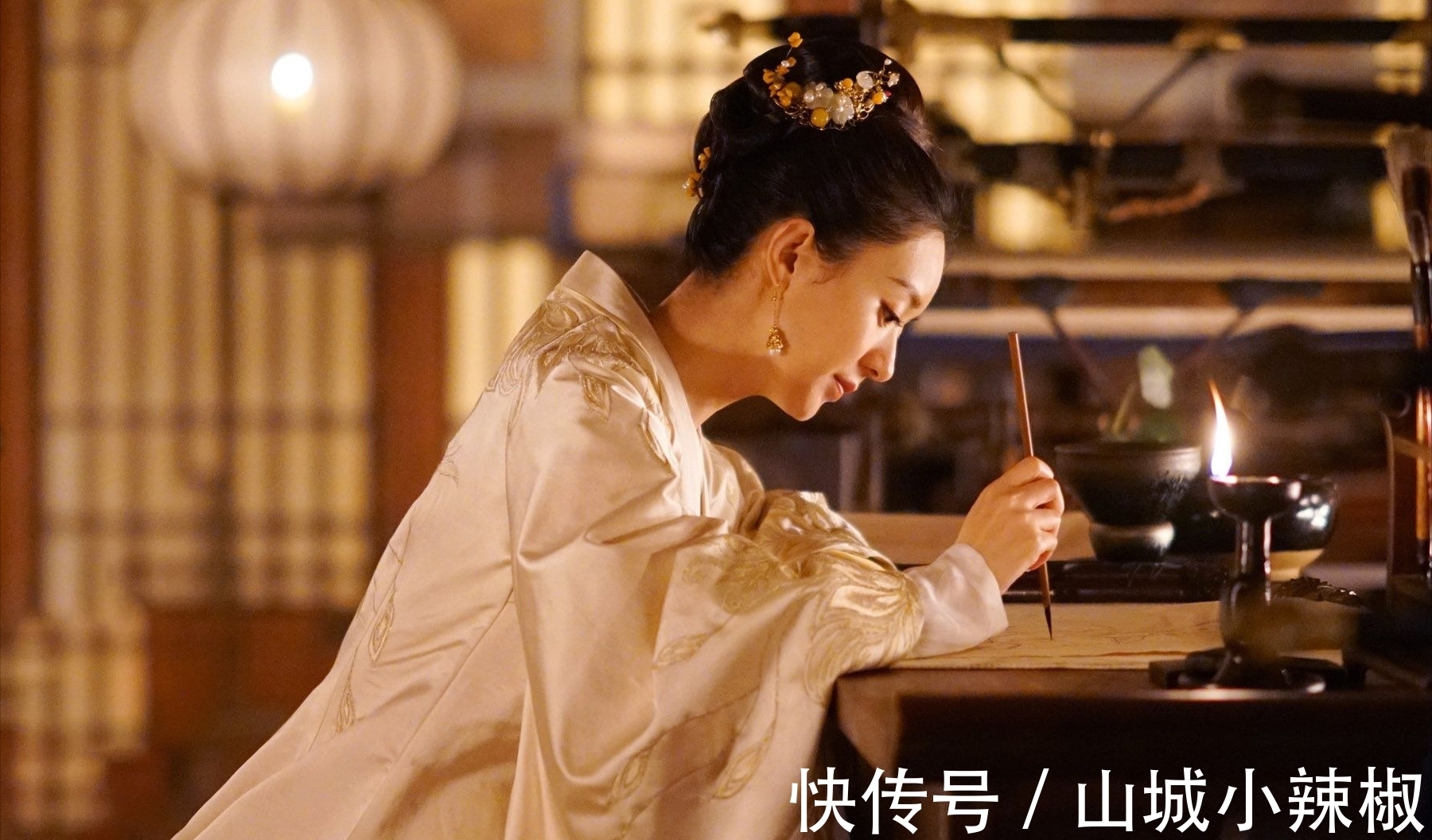 陌上花开$李清照少不知愁,酒后寻欢写下第一首词,如今已成少女学坏的借口