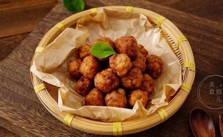 过年必备的5种炸丸子做法,外酥里嫩,有荤有素,年味十足!
