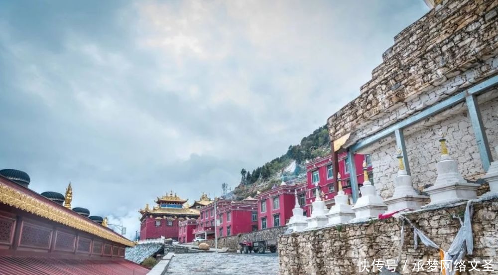 泰国|【全球FUN享】色达的昼与夜,转山转水转佛塔