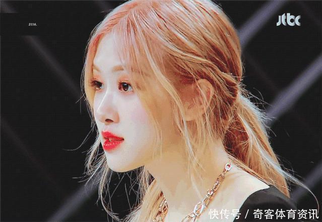 求你们别再这样化妆了,真的很丑