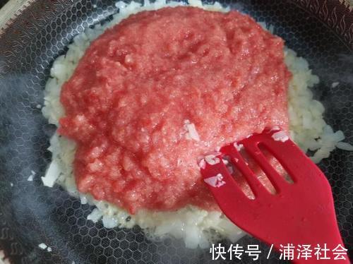 披萨|超详细自制披萨,教你在家做,便宜简单又好吃,我家一周做3次