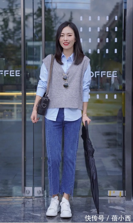 时髦|今秋“奶奶衫+牛仔裤”火了,洋气不说还显瘦,时髦精最爱!