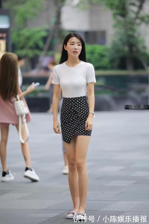 小姐姐|街拍微胖女孩都可以穿的裙子,就是这么好看了