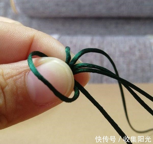 漂亮|3朵漂亮的桃花结手链,非常适合女生佩戴,清新又好看!附编法!