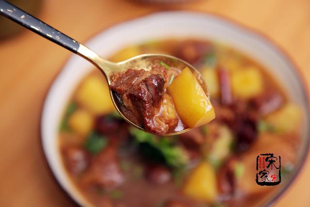 外婆家|外婆来小住,我花70块钱做了1锅红烧牛肉,外婆70元能花好久呀