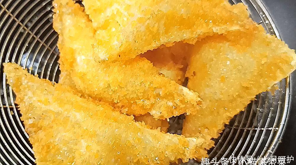 几张馄饨皮2根香蕉，做一盘“香蕉派”，成本也就几元钱，特划算