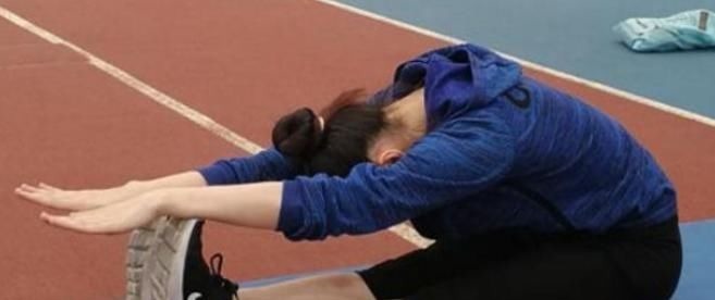 手臂|男人45岁之后，还能做到4个动作就偷着乐吧，说明身体素质还不错