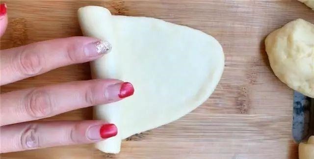 电饭锅做早餐面包的配方，比蒸馒头还香甜，学会可以做给家人吃！