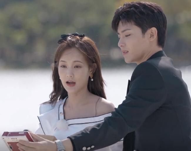 女方|侯明昊约会李一桐，态度冷淡嫌弃女方太做作！却看上大18岁的秦岚