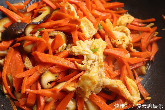 鸡蛋|鸡蛋和它是绝配，隔三差五吃一次，孩子更聪明，女人常吃气色好