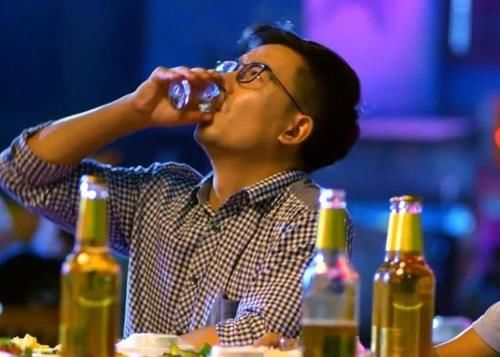 伤身|吃饭时喝一二两酒，是养生还是伤身？今天告诉你真相，勿信谣言