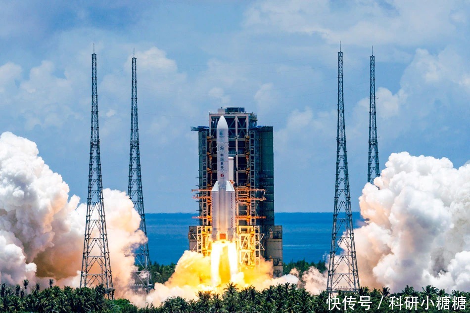 曼加里安号 “祝融号”返回火星照片,印度人却不服气了!比一比两国的探测器哪家强!