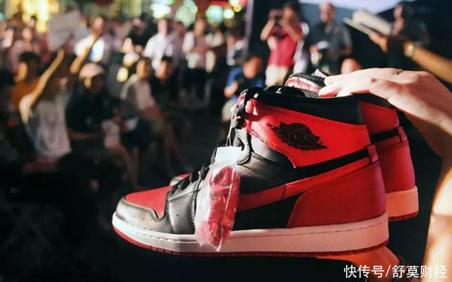 囤积|炒鞋的“风险”，有人亏掉几十万，你认为的“躺赚钱”并不简单
