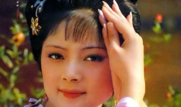 凡心偶炽|薛宝钗得的是什么病她自己没好意思说,脂砚斋10个字揭开她丑相