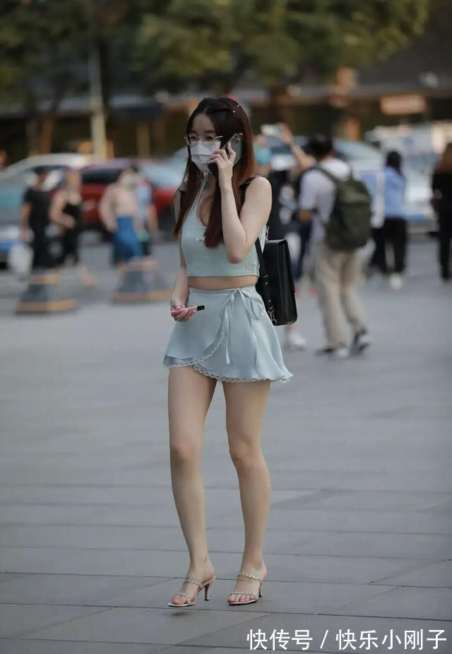 穿搭 A字裙不只有塞裤腰,多种穿法换着来,反而更能彰显个人风采