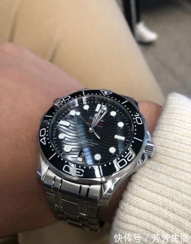 男士$三十岁男士适合戴什么腕表?不仅有万国和欧米茄,还有劳力士