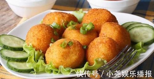 用这菜炸素丸子,外酥里嫩,香软筋道,鲜香味美,比萝卜丸子好吃