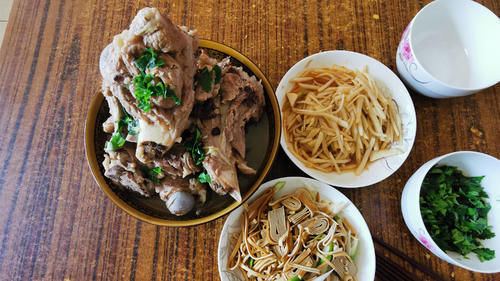 小敏|有个会做饭的婆婆是啥体验？晒我们家一周的午饭，朋友圈火了