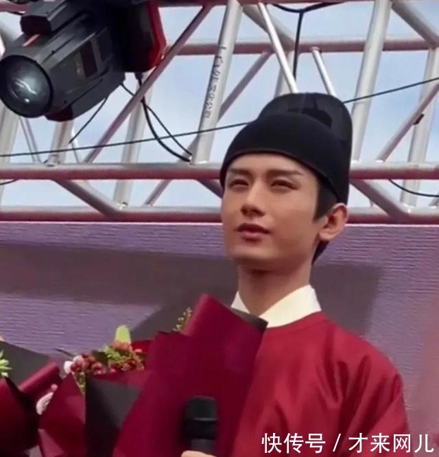 接连登上热搜,袁冰妍生图被夸,成毅却被吐槽不如蔡徐坤!