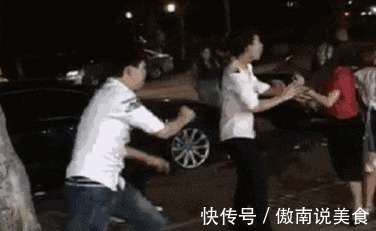 |搞笑GIF:单身久了真可怕 看什么都觉得在看美女