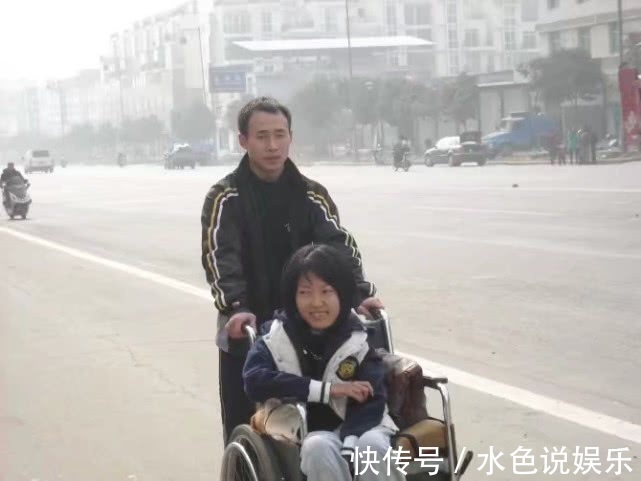 |沙雕动画，搞笑：喝了一瓶红药水，成了学校的名人