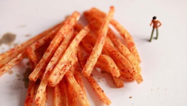 我们的孩子正在被“催熟”,这些黑名单零食,家长们尽量别买