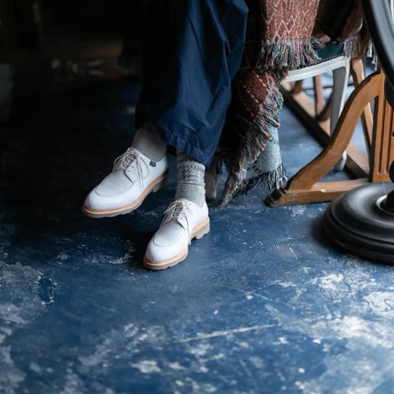 到底是什么人，敢穿白皮鞋？