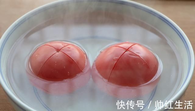 西红柿鸡蛋别炒着吃了,新吃法隔三差五就做,比馒头油条受欢迎